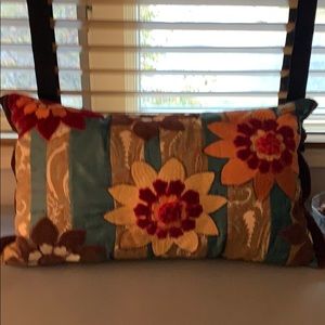 Decorative throw pillows